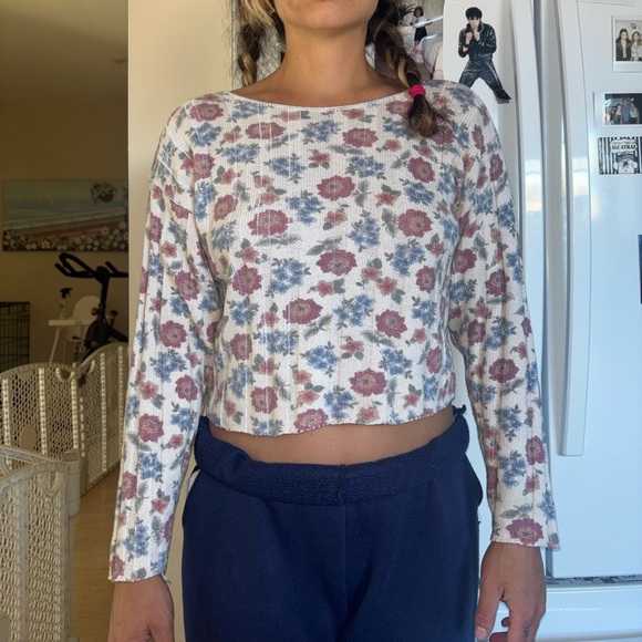 Top - Picture 2 of 9